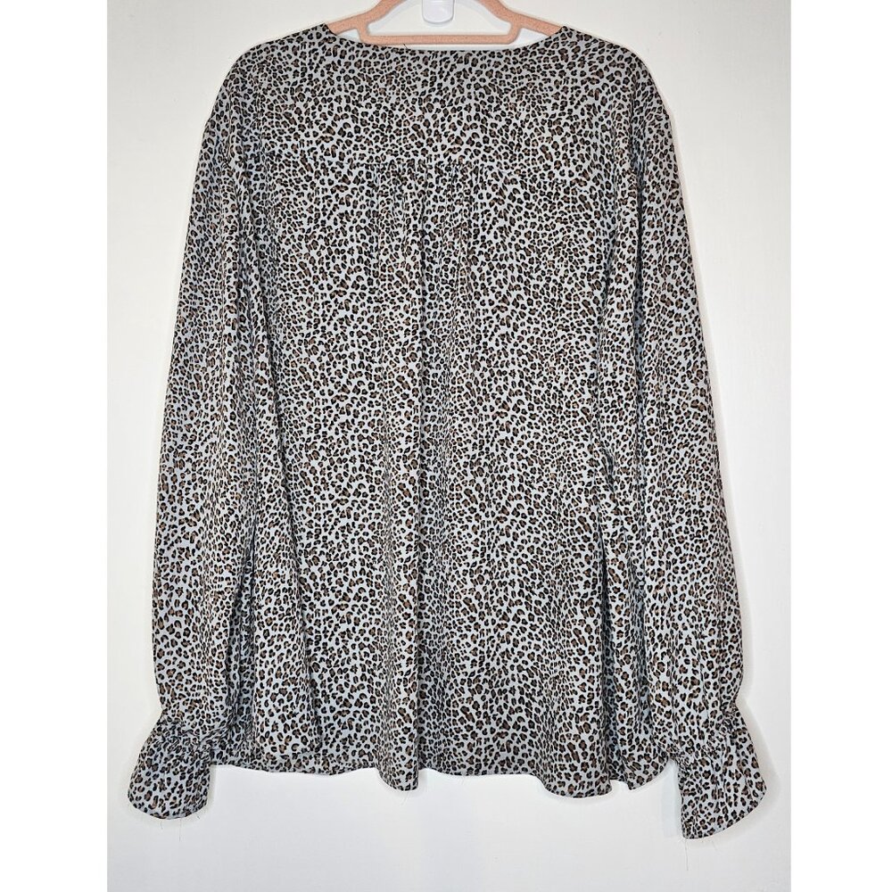 T Tahari Leopard Print Long Sleeve V Neck Button Up Blouse Top 3X - Picture 2 of 8